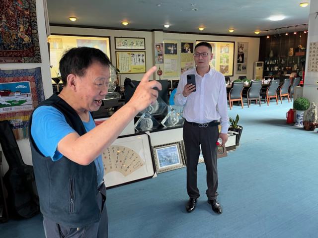 图1. 吴子熊老先生与郑有卯医生.png