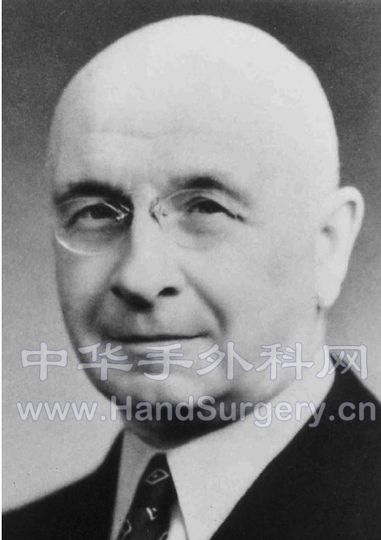 Alexis  Carrel 头像.jpg