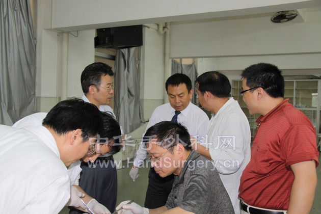 王老师丁老师指导学员.jpg